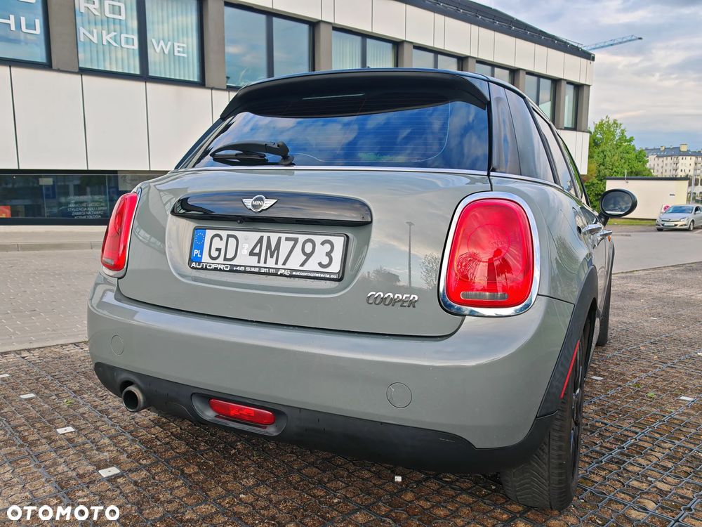 MINI Cooper Standard - 5
