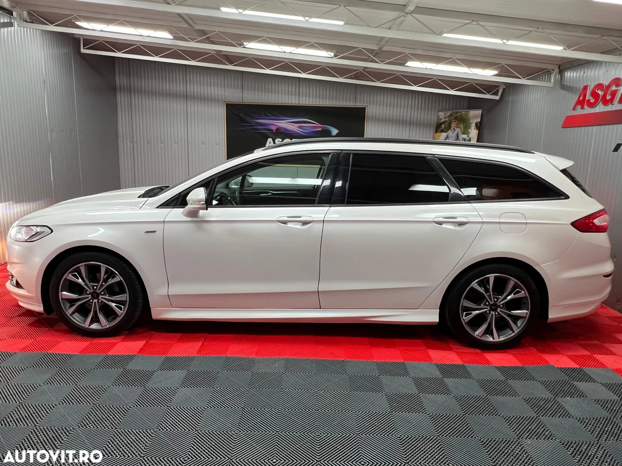 Ford Mondeo 2.0 EcoBlue ST-Line - 23