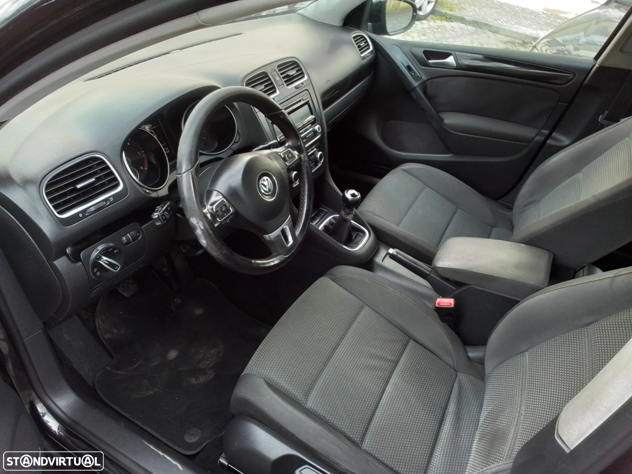 VW Golf 2.0 TDi Confortline - 13
