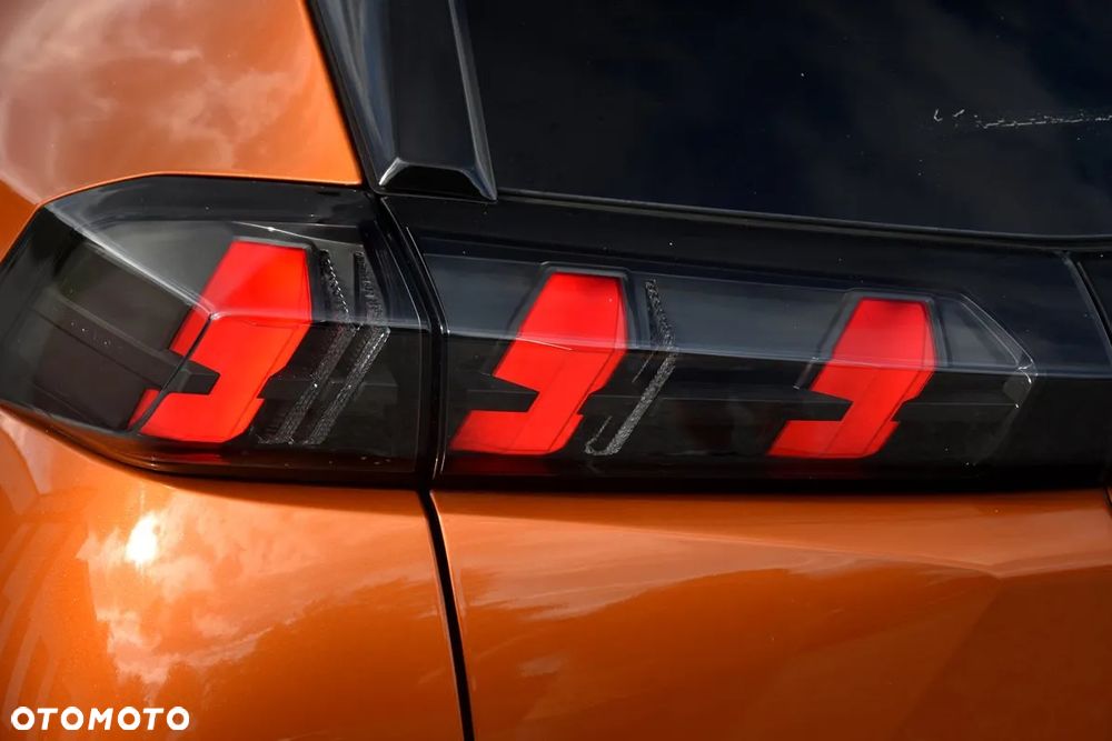 Peugeot 2008 1.2 PureTech GT Line S&S - 8