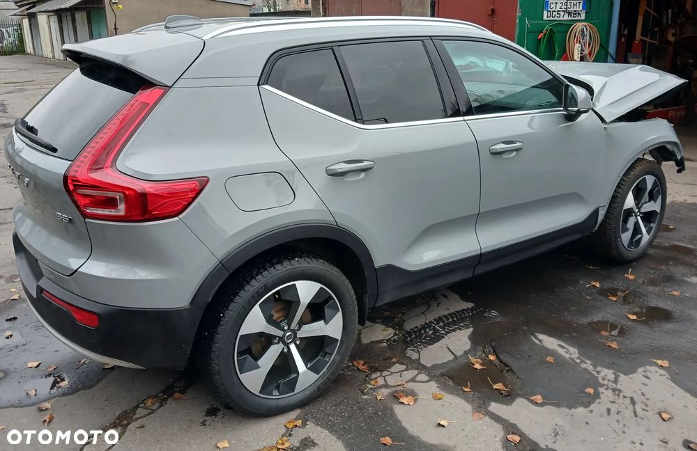 Volvo XC 40 2024