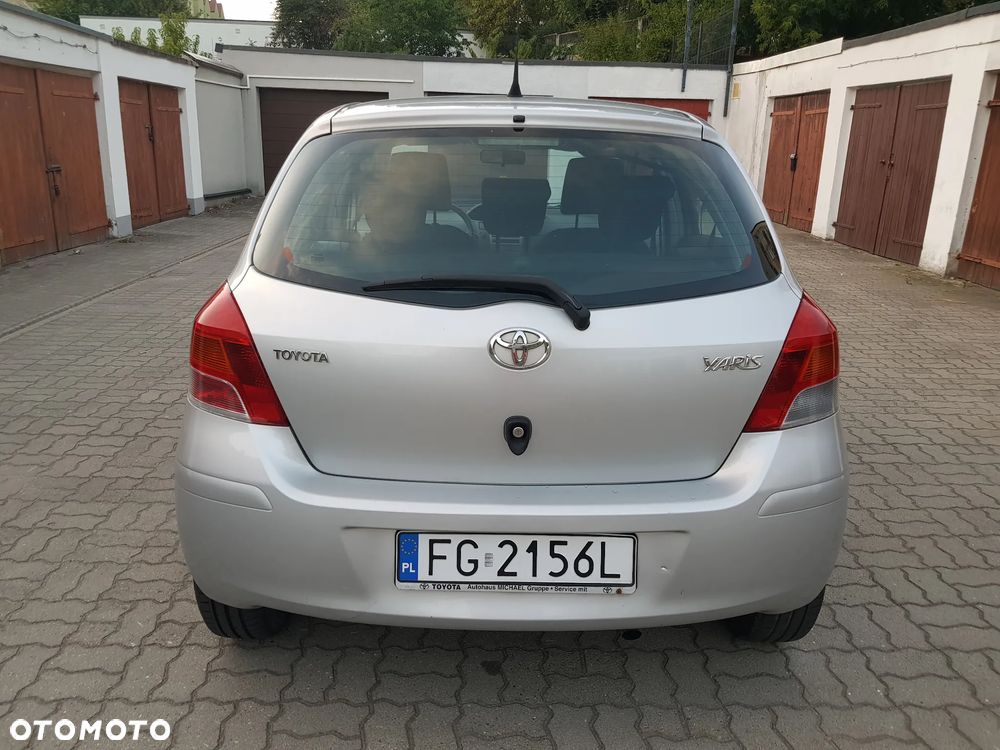 Toyota Yaris 1.33 Luna - 5