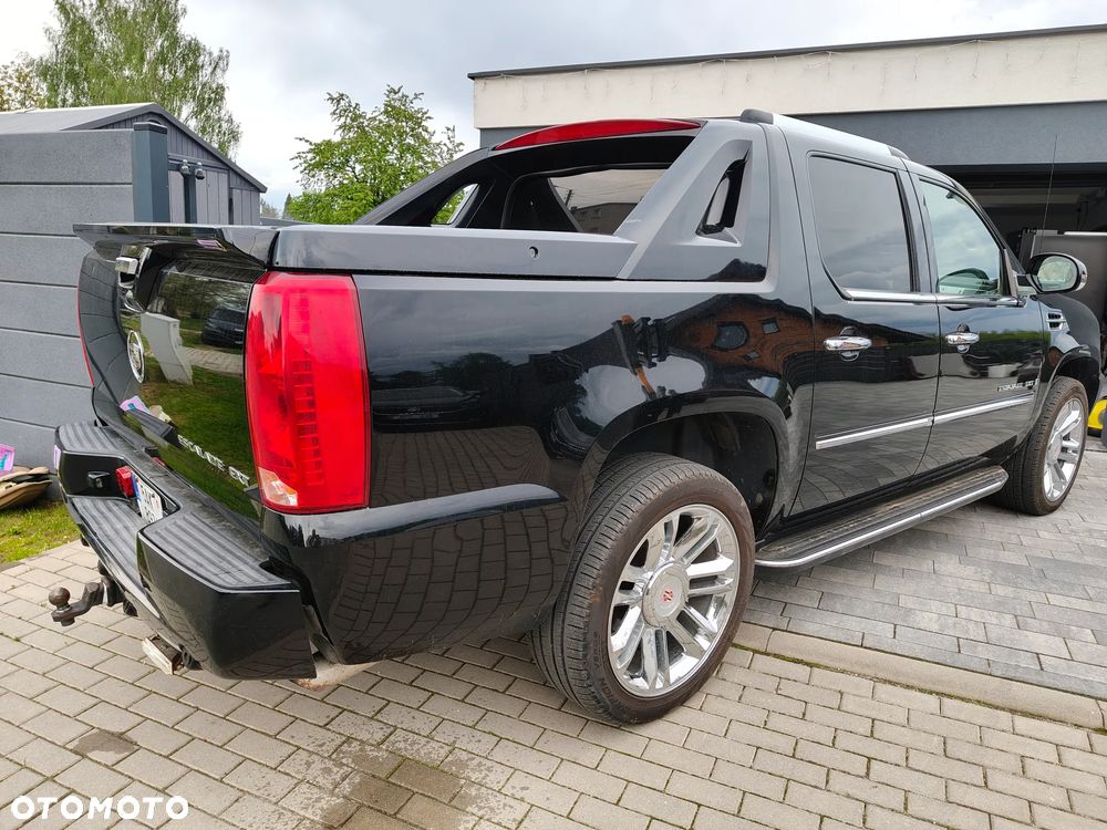 Cadillac Escalade - 5