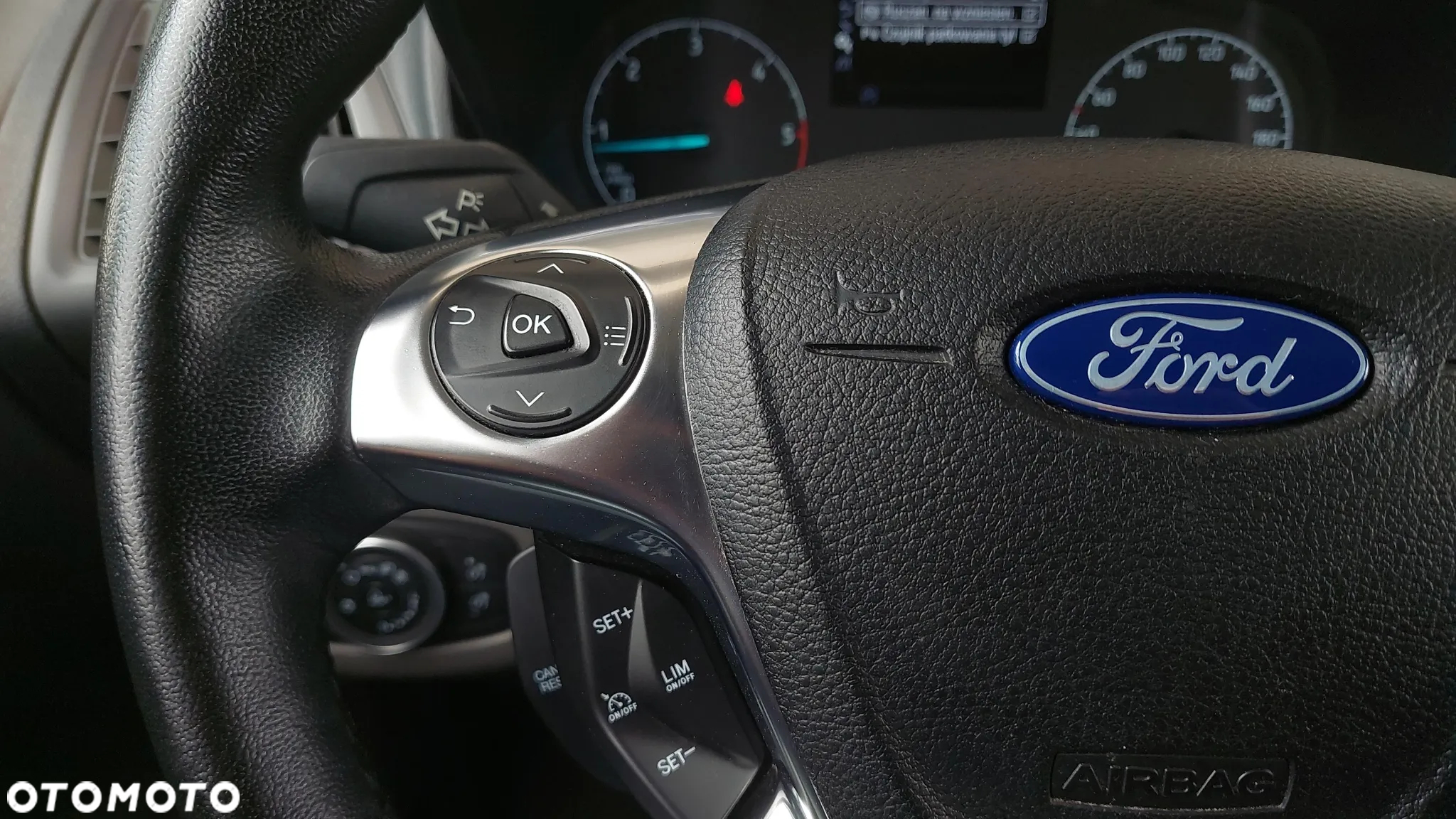 Ford CONNECT - 20
