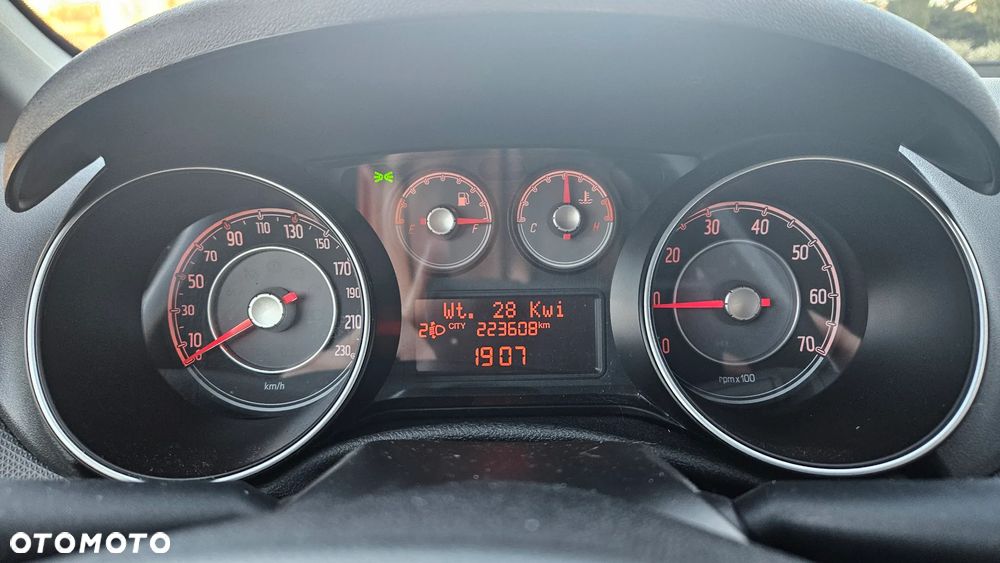 Fiat Punto 2012 - 12