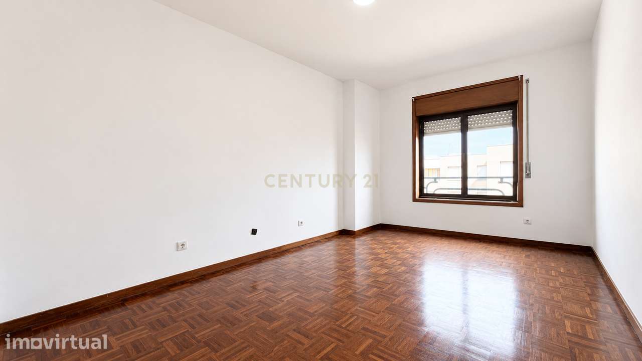 Excelente T1 com Terraço de 68 m² e Lugar de Garagem - Grande imagem: 5/19