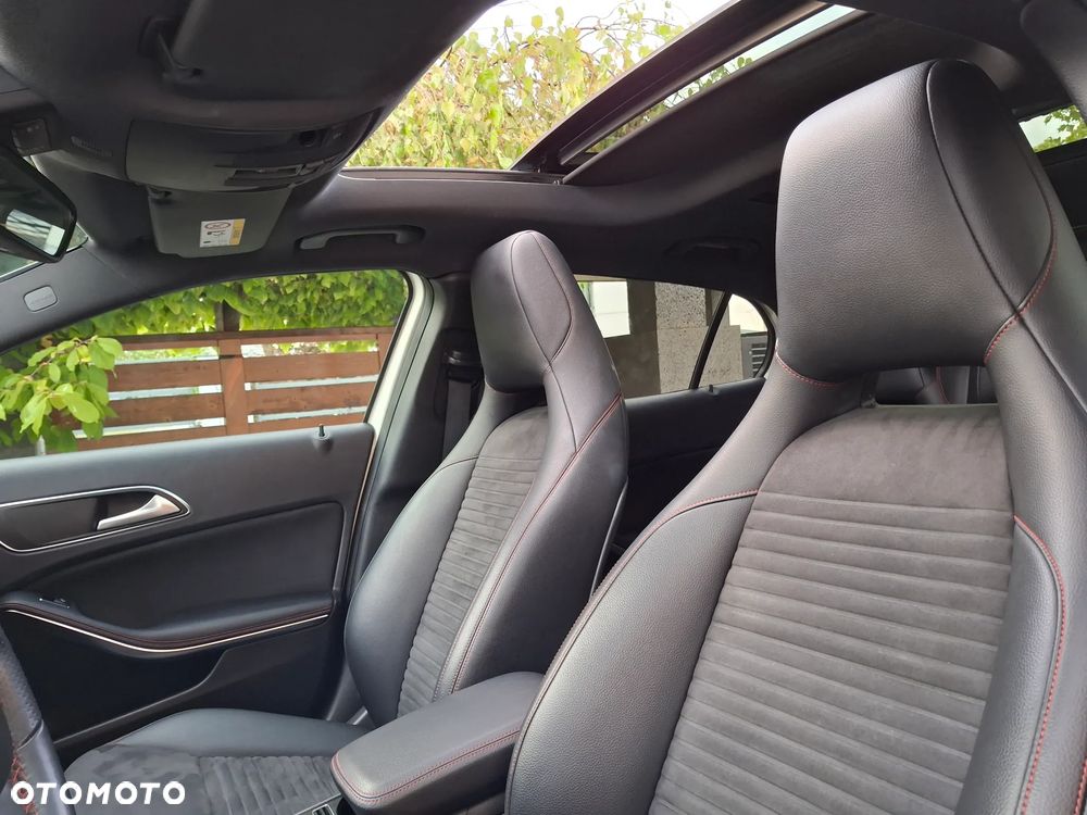 Mercedes-Benz GLA 200 7G-DCT AMG Line - 23