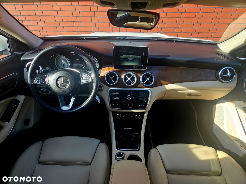 Mercedes-Benz GLA 250 4Matic 7G-DCT AMG Line - 2