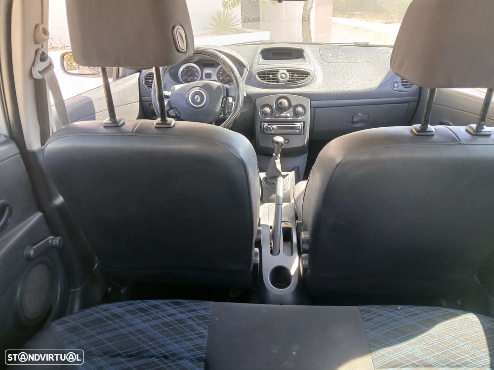 Renault Clio 1.5 dCi Dynamique S - 2