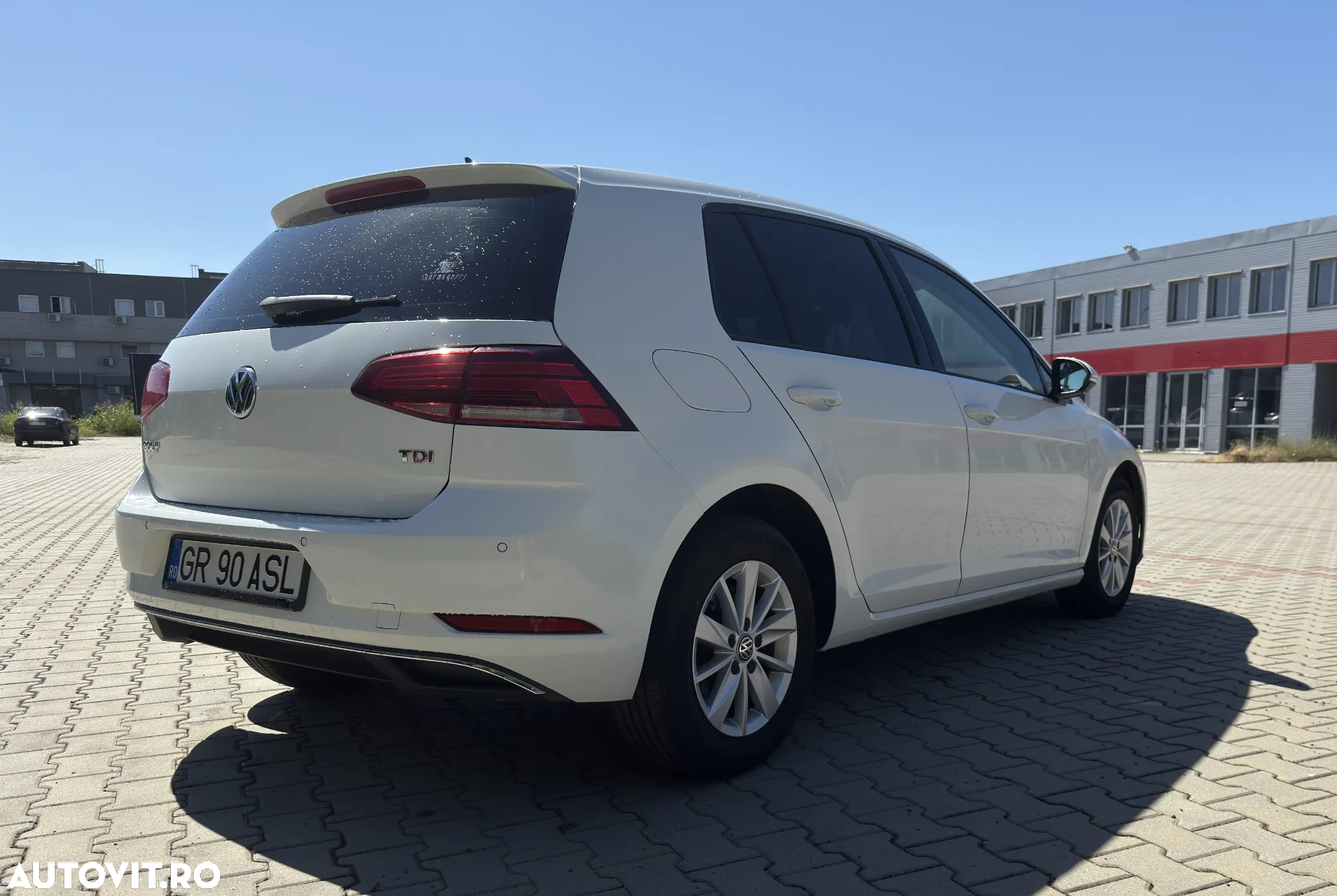 Volkswagen Golf 1.6 TDI Highline - 7