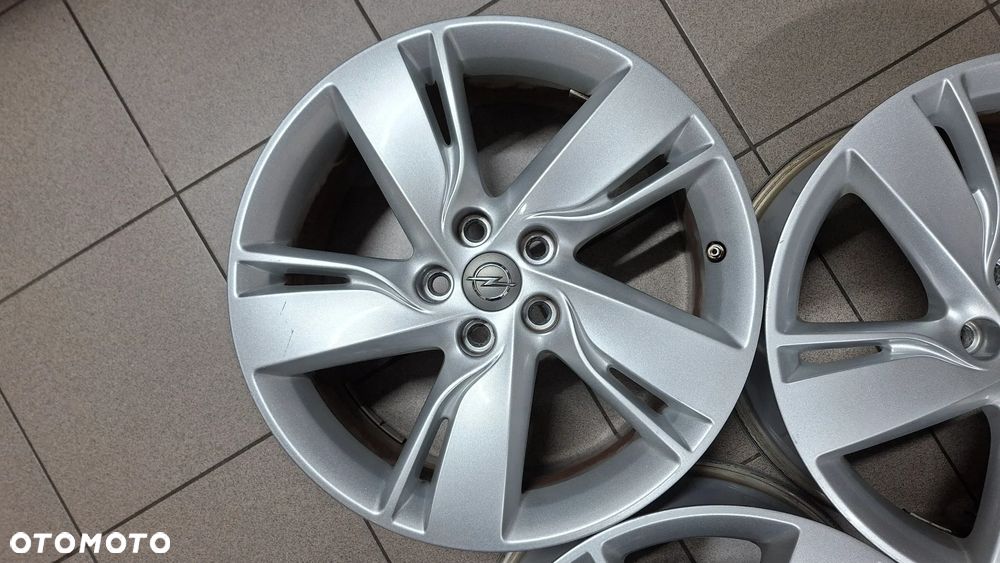 Felgi Aluminiowe 17 Opel Astra J 5x105 ET 42 - 11