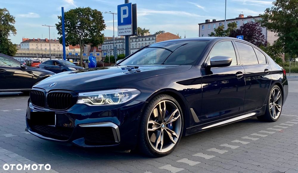 BMW Seria 5 M550i xDrive - 1
