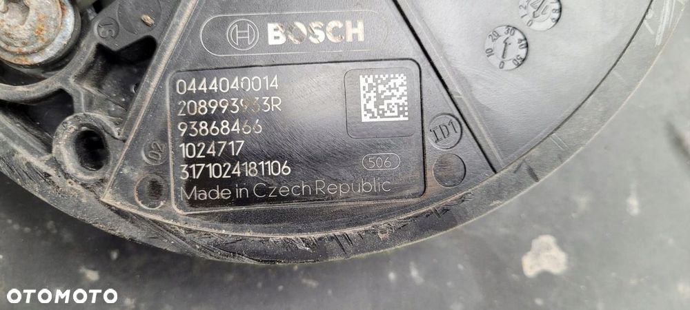 Trafic III Vivaro B 14- zbiornik ADBLUE 208993933R - 5