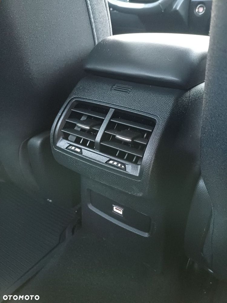 Citroën C4X 1.2 PureTech Shine Pack S&S EAT8 - 28