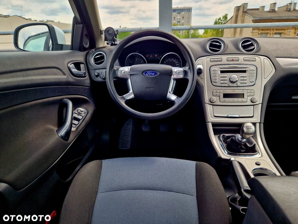 Ford Mondeo 1.8 TDCi Ambiente - 22