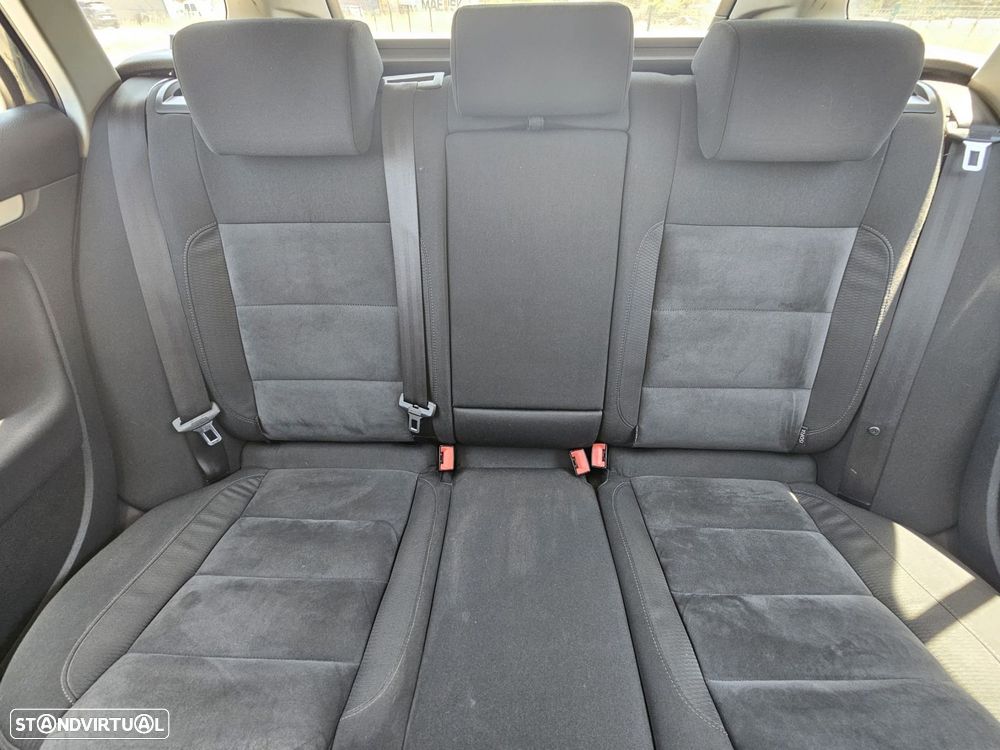 VW Golf Variant 1.6 TDi Highline - 22