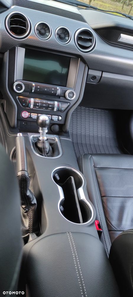 Ford Mustang 5.0 V8 GT - 20
