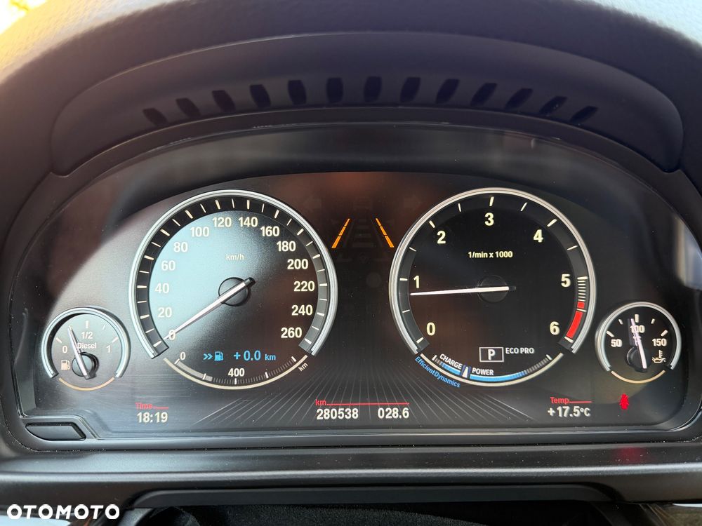 BMW Seria 5 520d M Sport Edition - 29