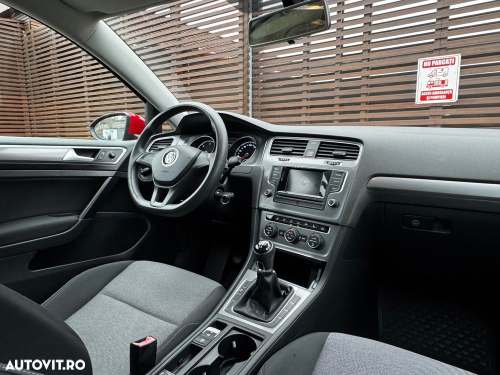 Volkswagen Golf 1.6 TDI DPF Comfortline - 17