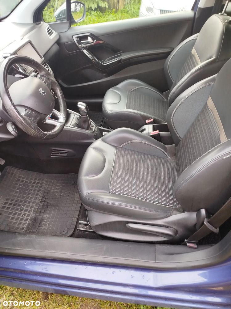 Peugeot 208 95 VTI Allure - 19