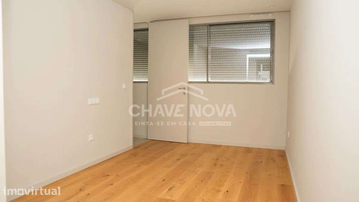 T3 Dúplex Novo c/ Garagem Box em São Félix da Marinha - CO - Grande imagem: 5/17