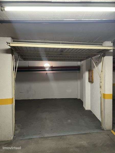 Garagem  para arrendar no Rio de Mouro - Grande imagem: 5/7