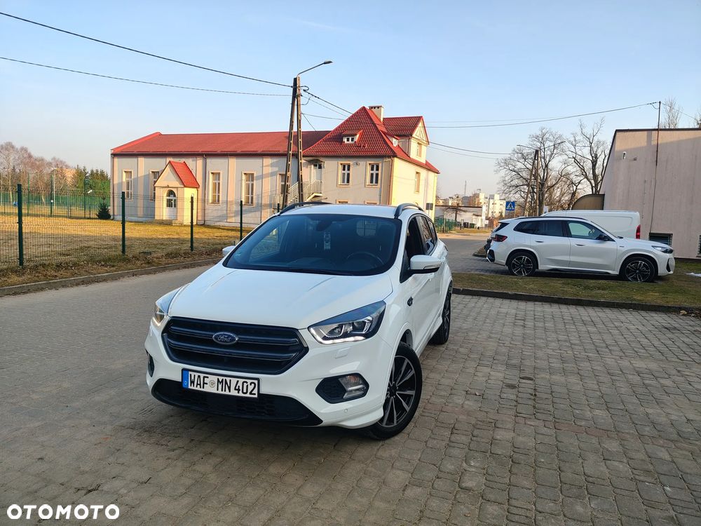 Ford Kuga 1.5 EcoBoost 2x4 ST-Line - 1