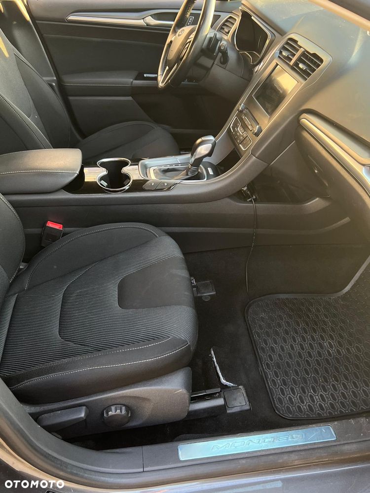 Ford Mondeo 2.0 EcoBoost Titanium - 29