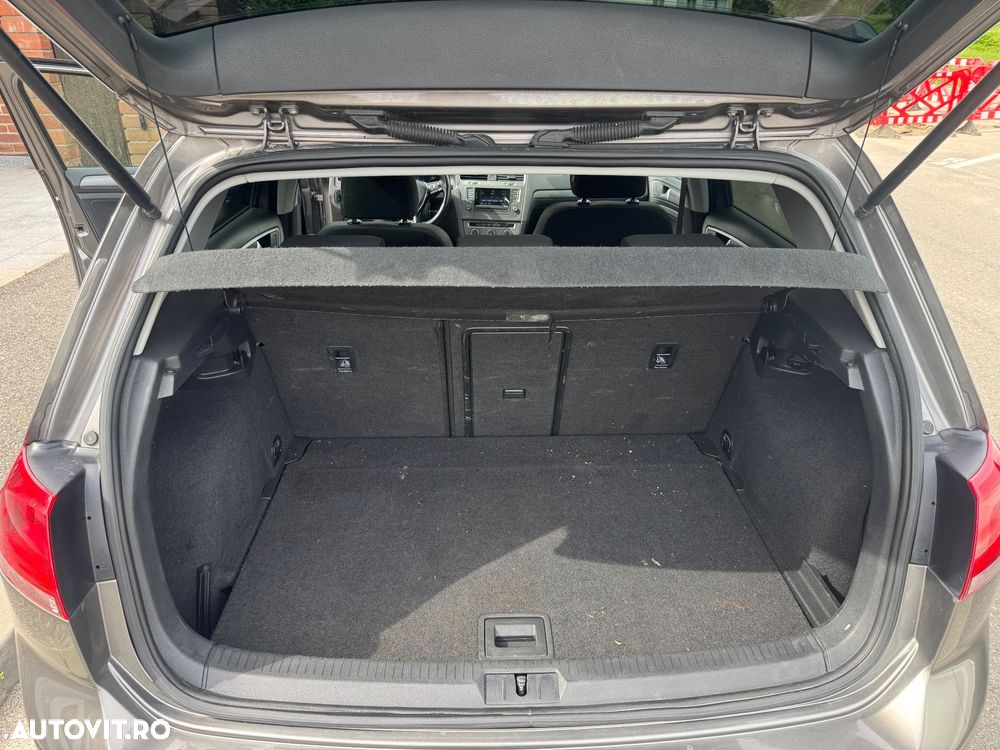 Volkswagen Golf 1.6 TDI DPF DSG BlueMotion Technology Comfortline - 16