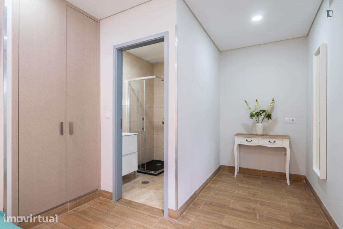 Casa com 5 quartos - localizado em Paranhos Porto - Grande imagem: 5/54