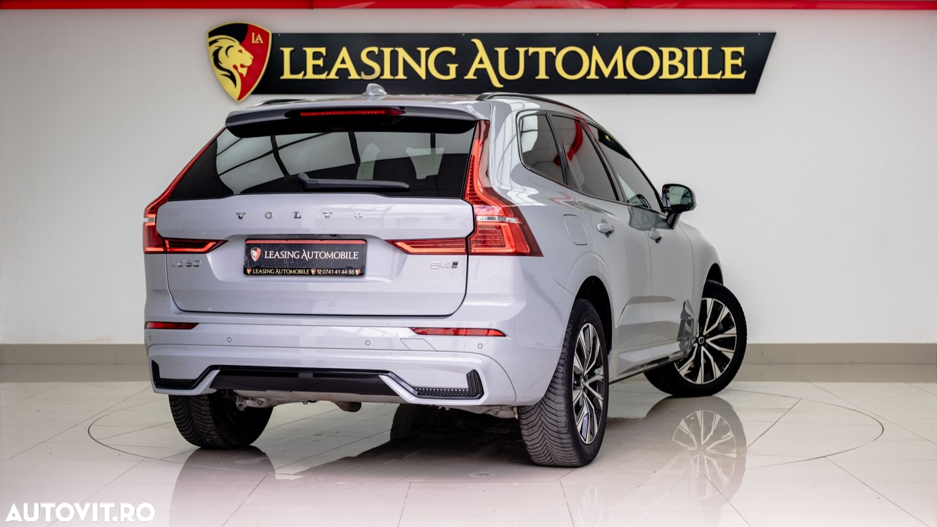 Volvo XC 60 B4 MHEV AT AWD Plus Dark - 4