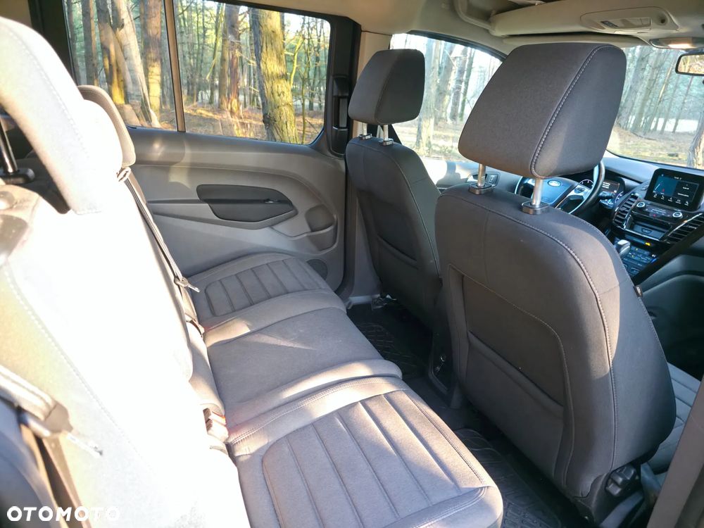 Ford Tourneo Connect Grand - 24