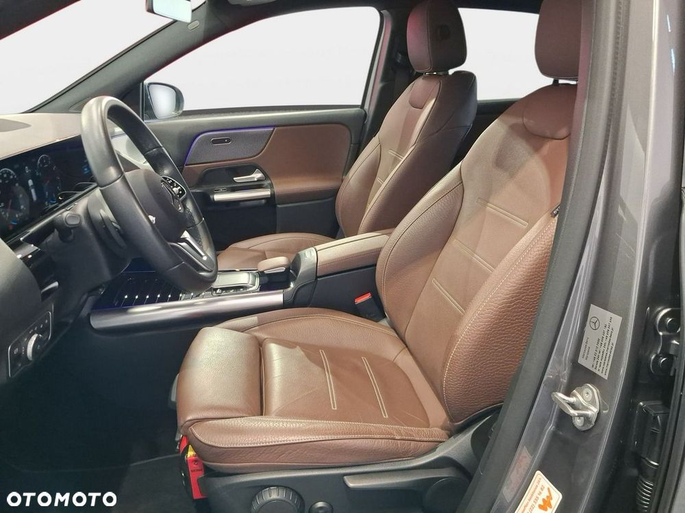 Mercedes-Benz GLA - 17