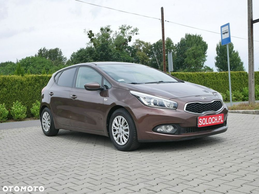 Kia Ceed - 13