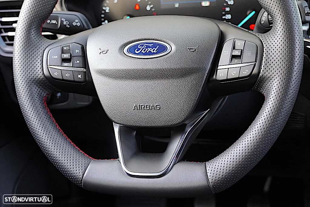 Ford Focus SW 1.0 EcoBoost MHEV ST-Line - 29