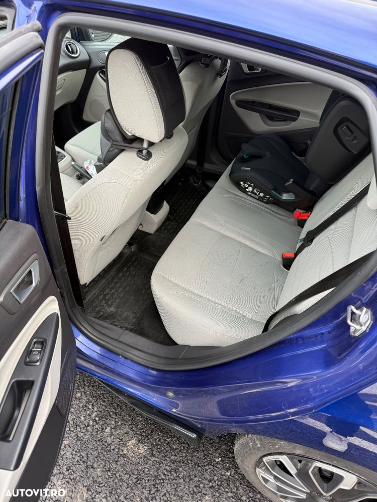 Ford Fiesta 1.5 TDCi SYNC Edition - 11