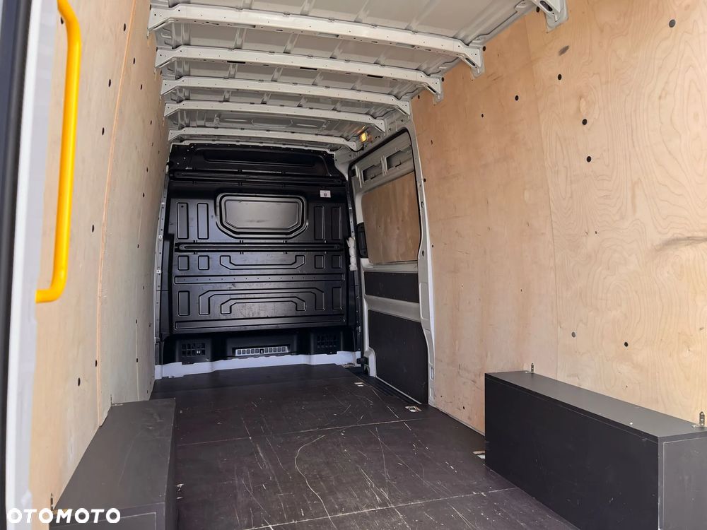 Volkswagen Crafter L3H2 2,0 TDi - 17