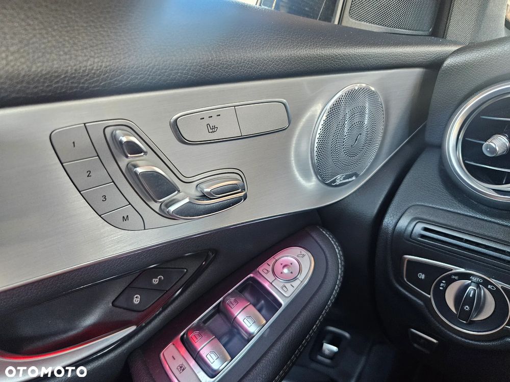 Mercedes-Benz GLC 300 4Matic 9G-TRONIC AMG Line - 36