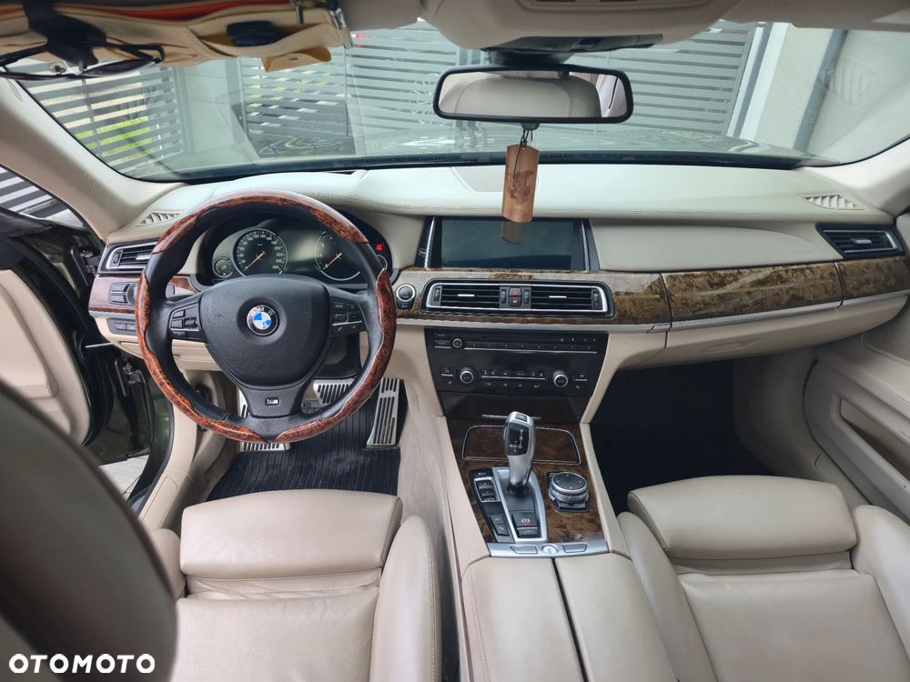 BMW Seria 7 750Li - 6