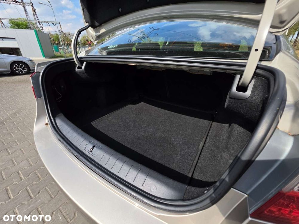 Renault Latitude - 18
