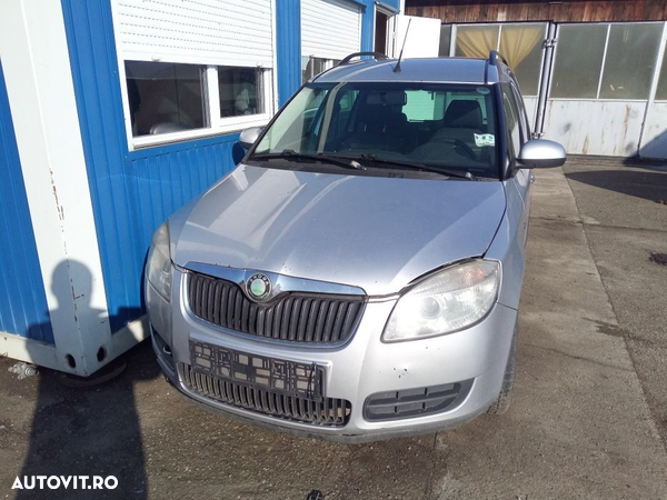 Dezmembrez Skoda Roomster