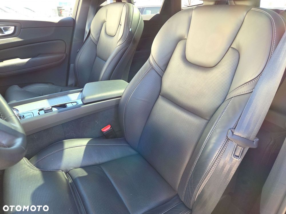 Volvo XC 60 - 21