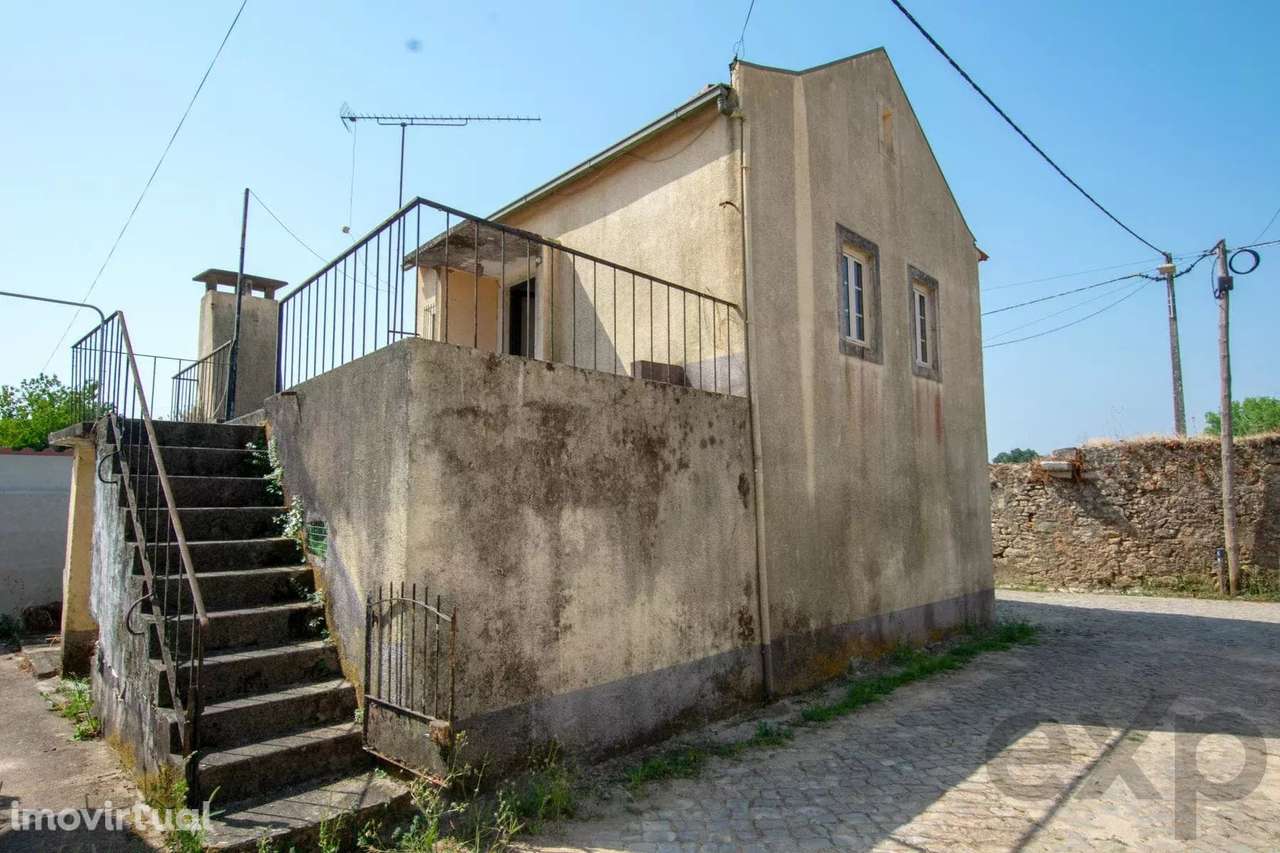 Casa de Pedra com Anexo numa Aldeia Tranquila de Portugal - Grande imagem: 3/47