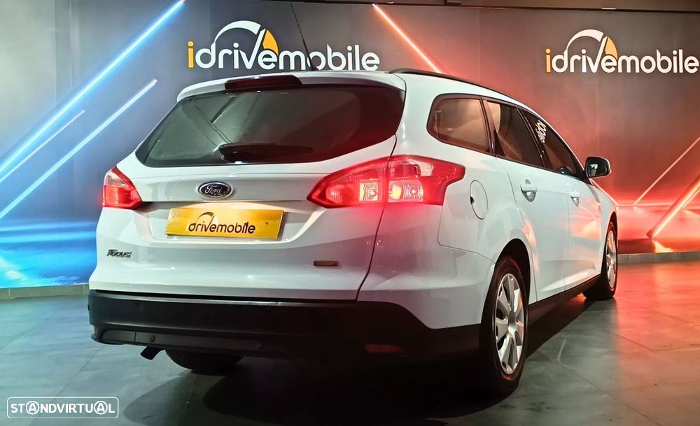 Ford Focus 1.0 EcoBoost Business - 10