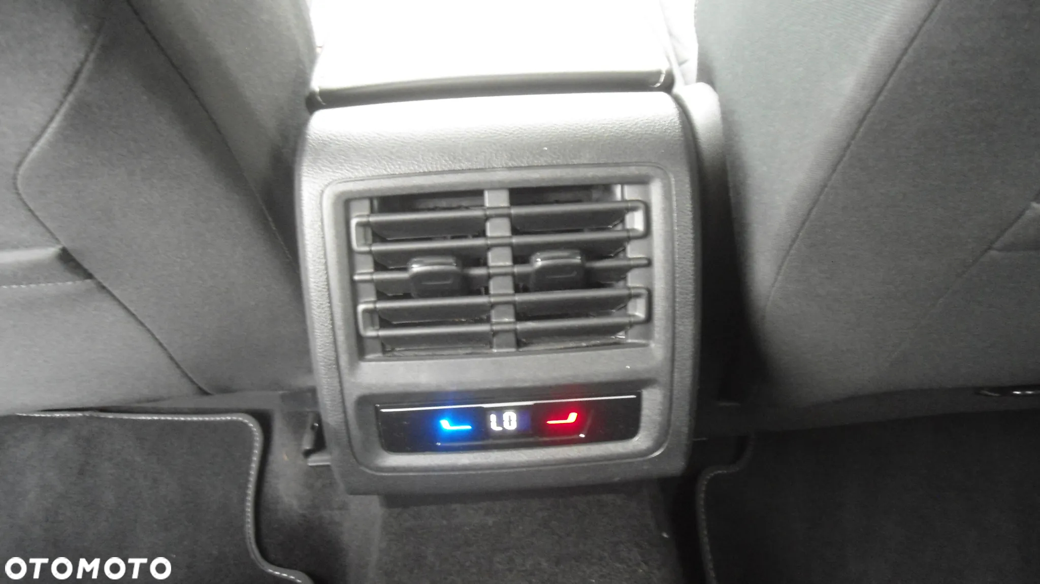 Volkswagen Golf - 24