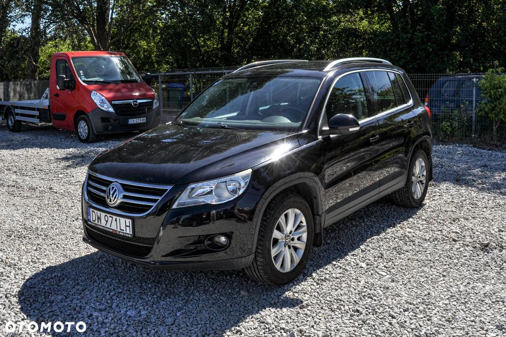 Volkswagen Tiguan - 1
