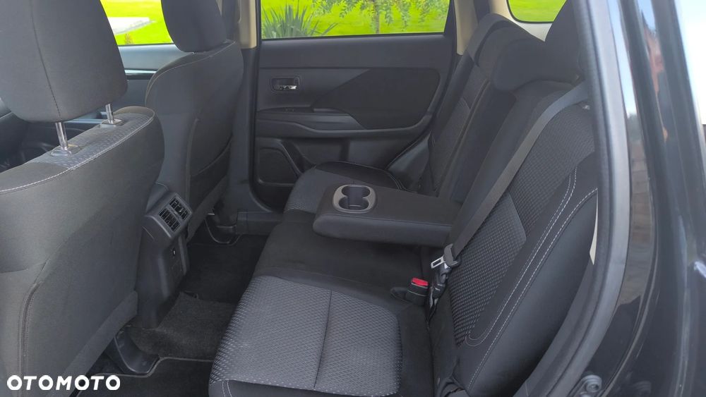 Mitsubishi Outlander 2.0 Instyle SDA 4WD CVT - 17