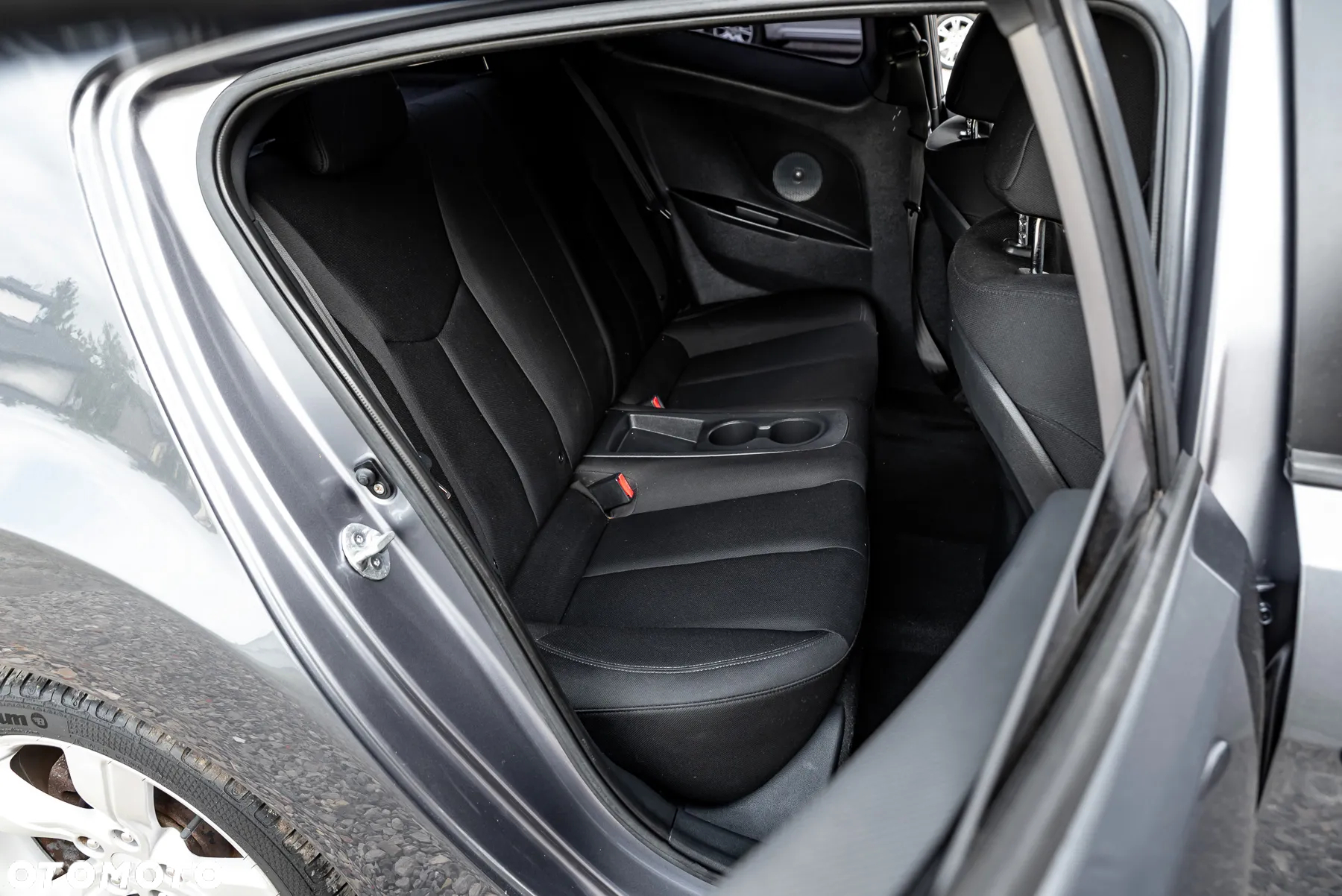 Hyundai Veloster 1.6 GDI Style - 28