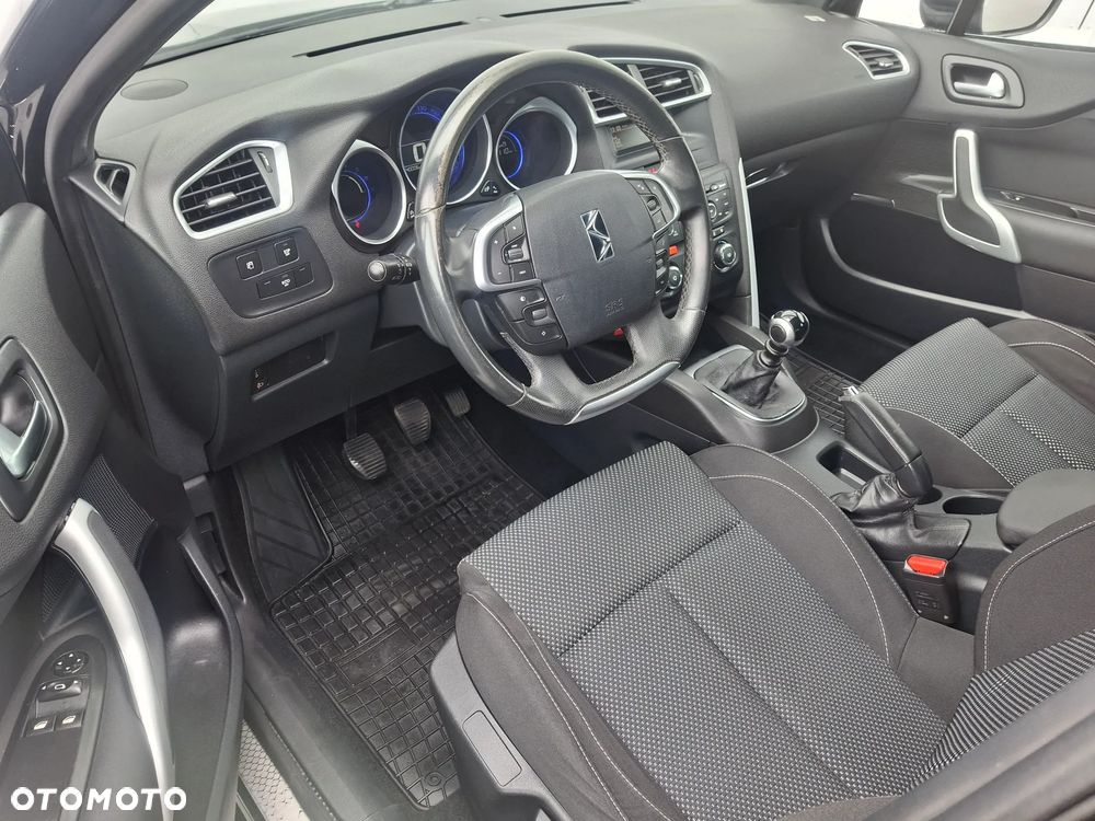 Citroën DS4 e-HDi 110 SoChic - 18