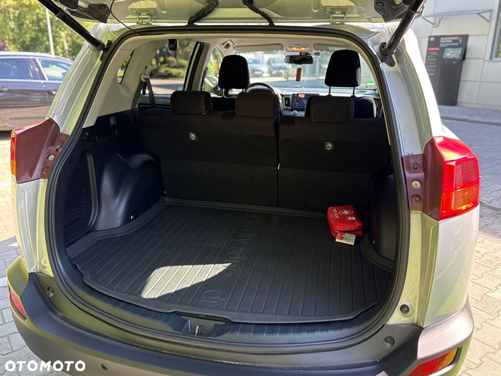 Toyota RAV4 - 10